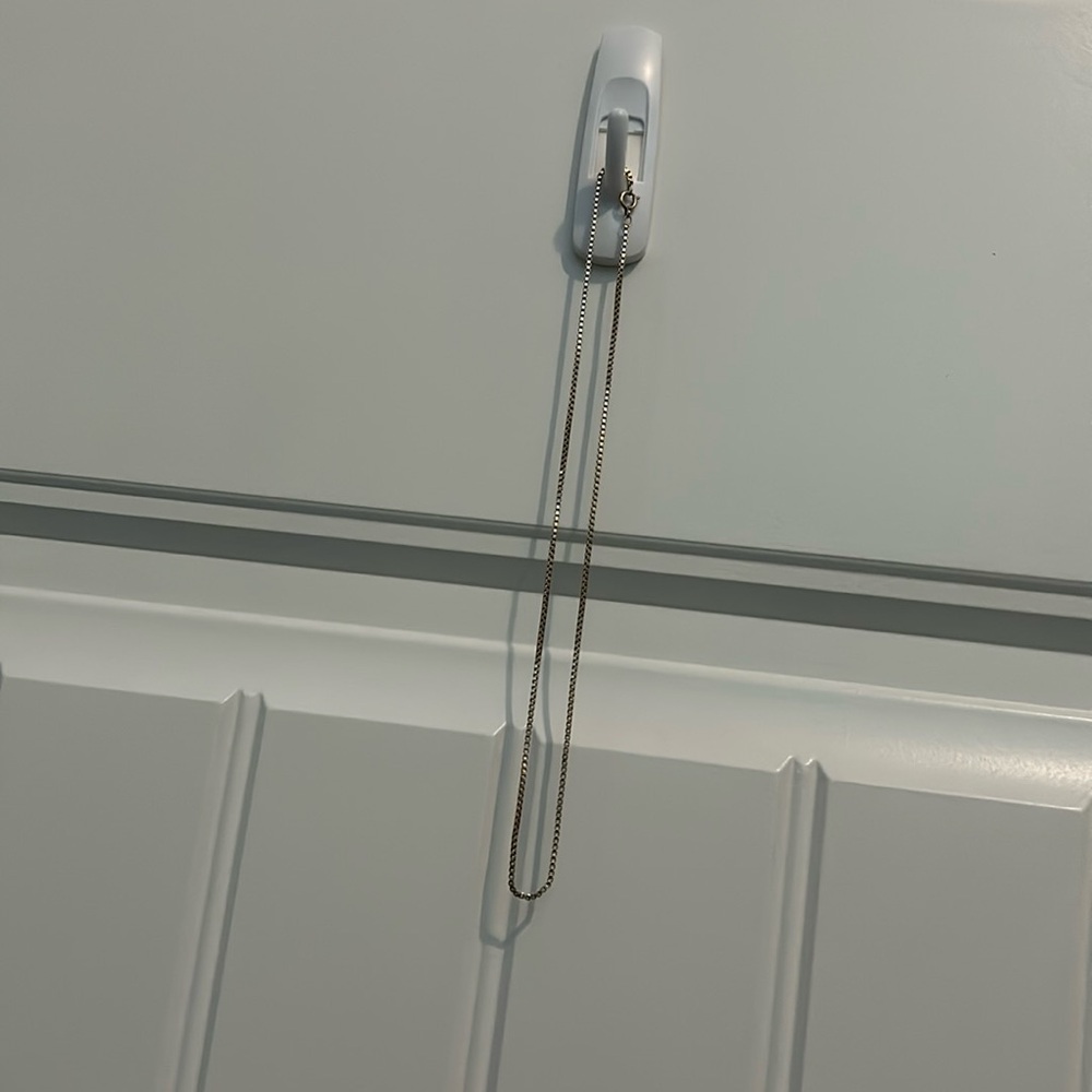 Thin Gold Chain Light-Weight (not real gold)